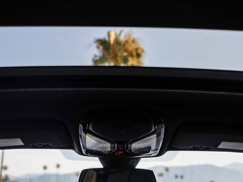 Used 2021 BMW X5 xDrive40i w/ Premium Package image 17