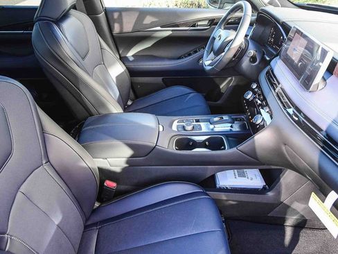 Certified 2026 INFINITI QX60 Sport w/ Dark Cargo Package AWD/4WD image 15