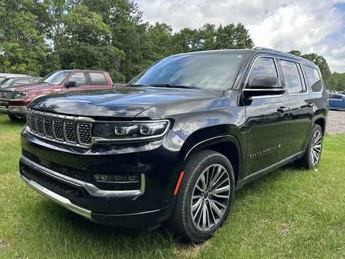 Used 2023 Jeep Grand Wagoneer Series III AWD/4WD image 6