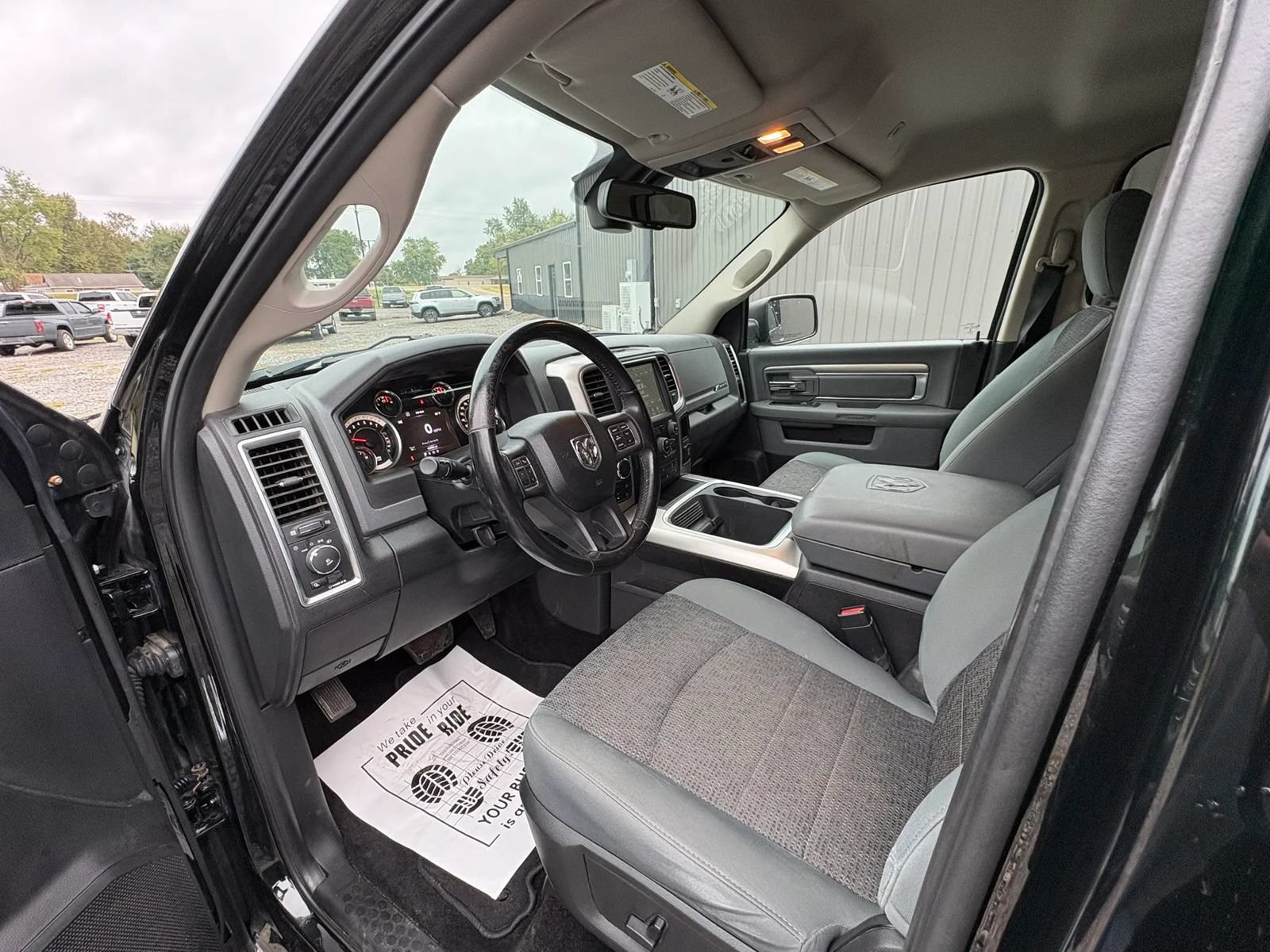 Used 2017 RAM 1500 Big Horn AWD/4WD image 9