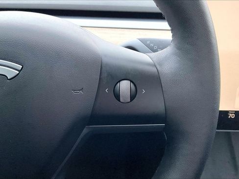 Used 2022 Tesla Model 3 Long Range image 11