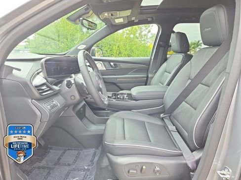 New 2026 Buick Enclave Avenir w/ Super Cruise Package FWD image 18