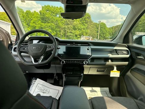 New 2027 Chevrolet Bolt RS FWD image 31