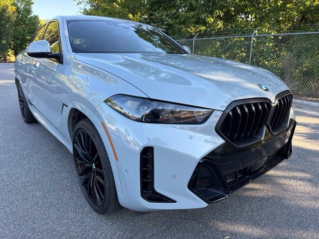 Used 2024 BMW X6 xDrive40i w/ M Sport Professional Package AWD/4WD image 3
