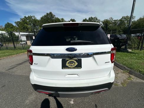 Used 2016 Ford Explorer XLT w/ Equipment Group 202A image 6