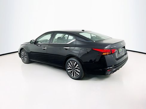 Used 2025 Nissan Altima 2.5 SV image 5