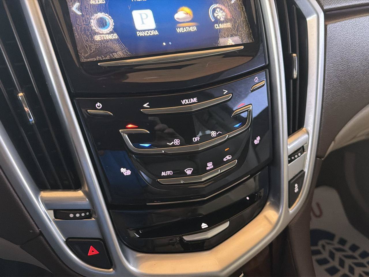 Used 2014 Cadillac SRX Luxury FWD image 23