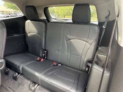 Used 2019 Buick Enclave Avenir w/ Avenir Technology Package AWD/4WD image 21