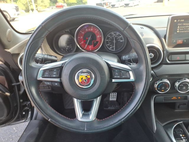 Used 2018 FIAT 124 Spider Abarth w/ Convenience Group RWD image 19