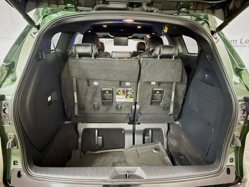 Used 2025 Toyota Sienna Platinum AWD/4WD image 28