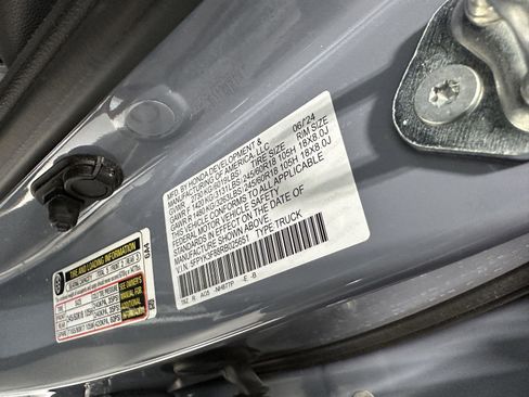 Certified 2024 Honda Ridgeline Black Edition image 16