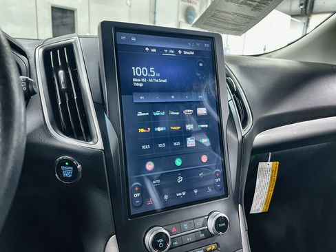 Used 2024 Ford Edge SEL image 33