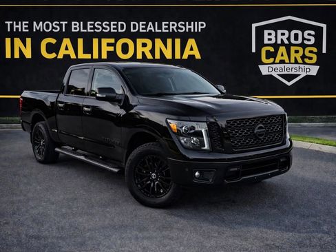 Used 2019 Nissan Titan SV w/ SV Convenience Package image 1