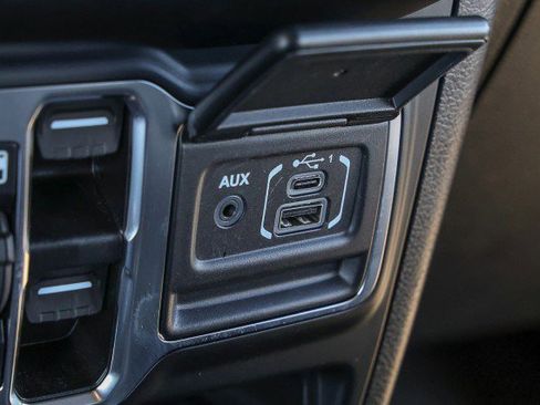 Used 2023 Jeep Gladiator Willys image 22