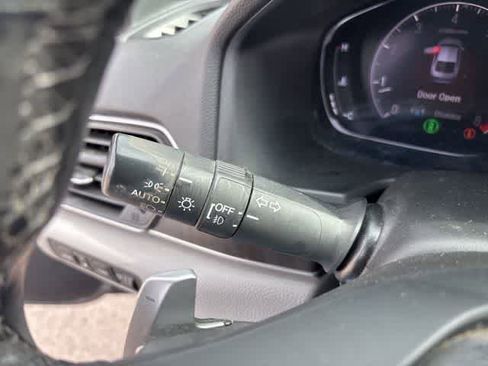 Used 2018 Honda Accord Touring image 15