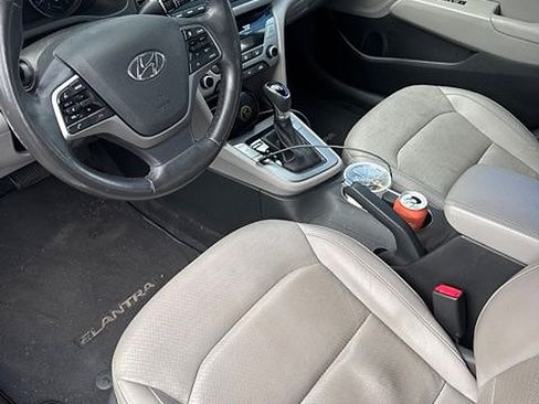 Used 2017 Hyundai Elantra Limited FWD image 2