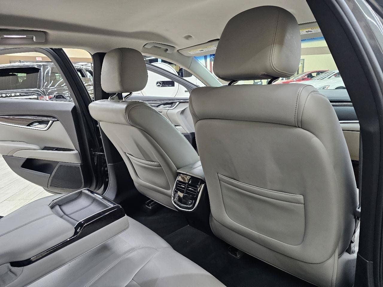 Used 2017 Cadillac XTS Luxury FWD image 21