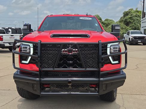 Used 2025 Chevrolet Silverado 2500 ZR2 w/ Technology Package AWD/4WD image 2