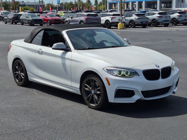 Used 2015 BMW M235i Convertible RWD image 3