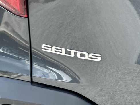 Used 2024 Kia Seltos EX FWD image 15