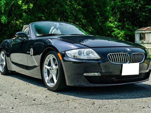 Used 2008 BMW Z4 3.0si image 11