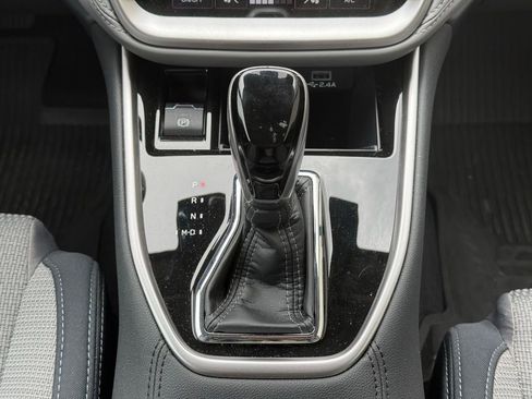 Used 2025 Subaru Outback Premium w/ Popular Package #1A image 18