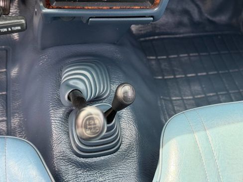 Used 1989 Toyota Pickup Deluxe AWD/4WD image 22