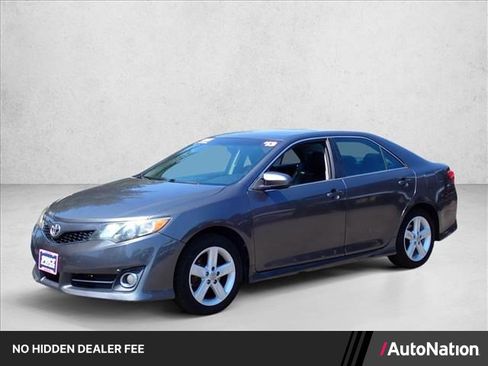 Used 2012 Toyota Camry SE FWD image 1
