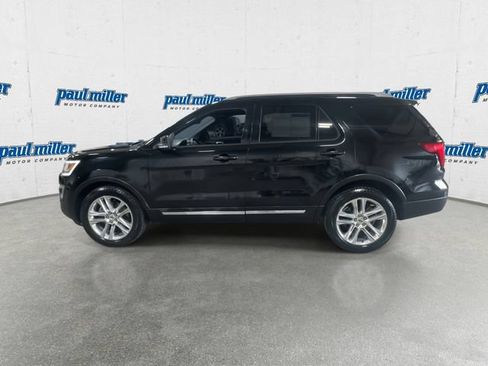 Used 2017 Ford Explorer XLT w/ Equipment Group 202A FWD image 7