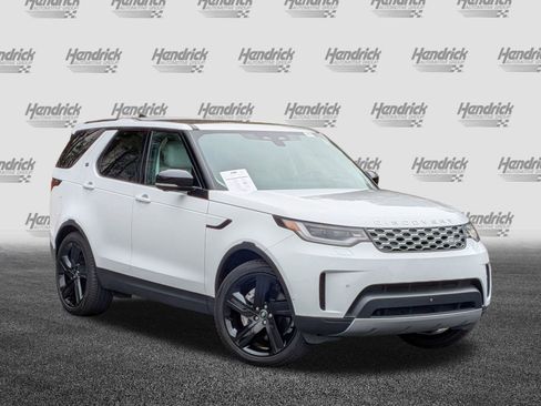 Used 2024 Land Rover Discovery S image 2