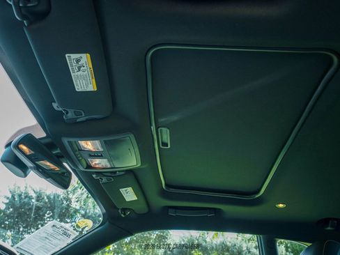 Used 2016 Dodge Challenger SRT Hellcat image 33