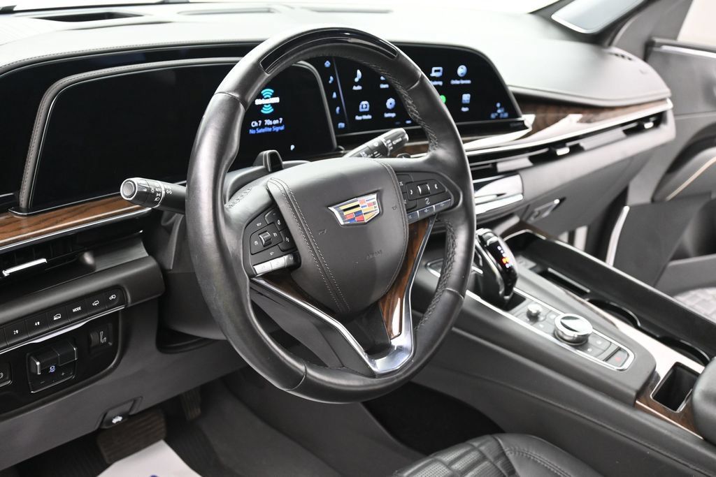 Used 2024 Cadillac Escalade Sport Platinum w/ LPO, ONYX Package AWD/4WD image 11