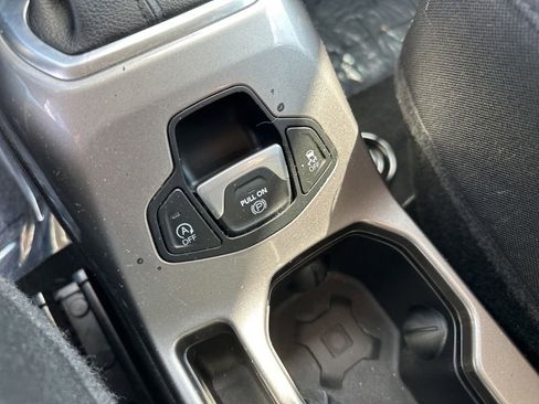 Used 2022 Jeep Renegade Latitude image 29