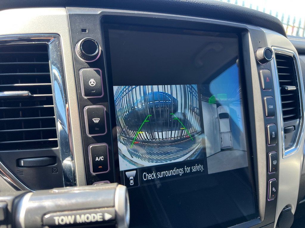 Used 2018 Nissan Titan PRO-4X w/ Pro-4x Convenience Package AWD/4WD image 40