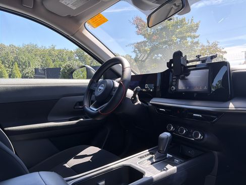 Used 2025 Nissan Kicks S FWD image 6
