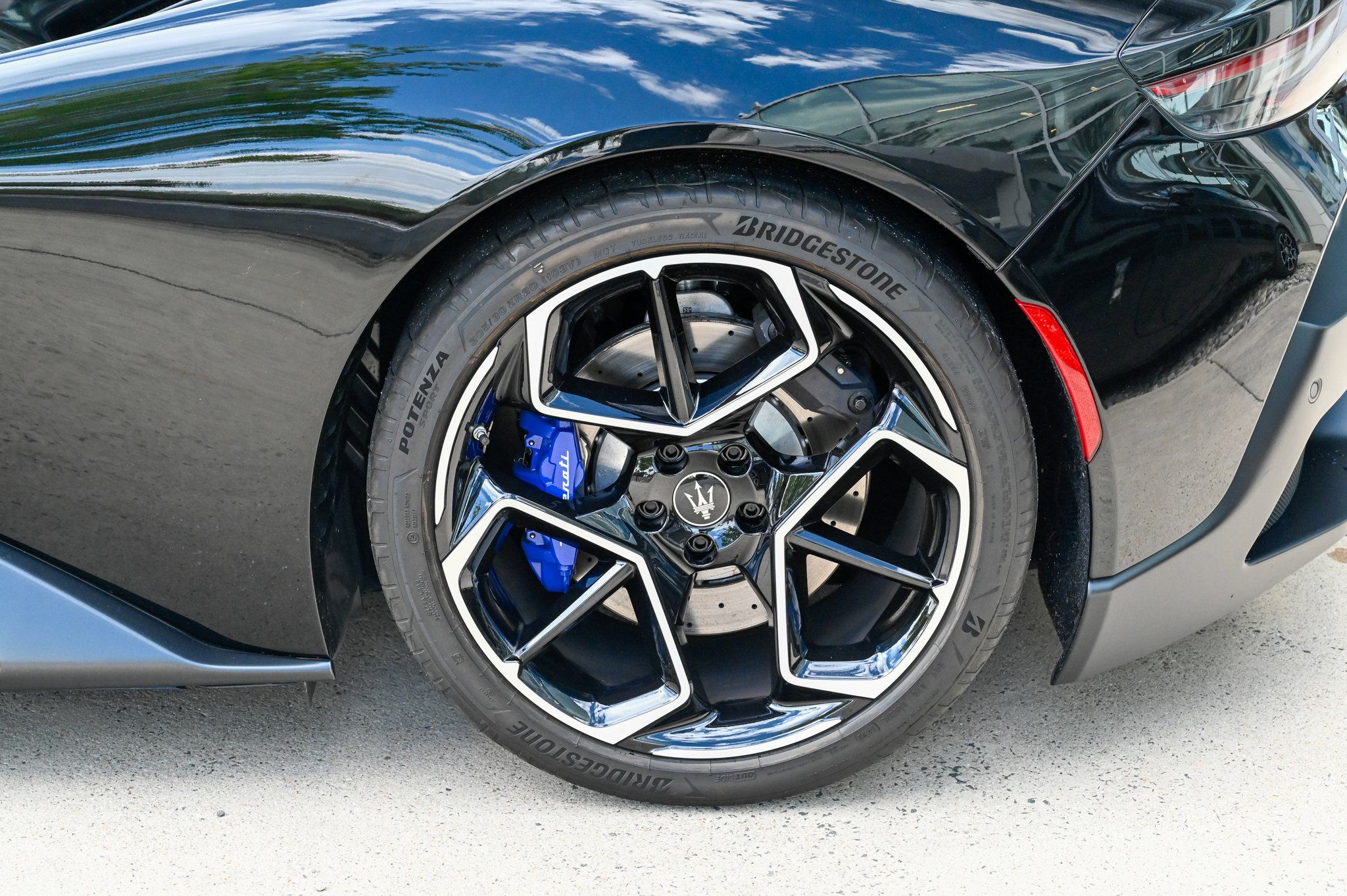 Used 2023 Maserati MC20 Coupe RWD image 10
