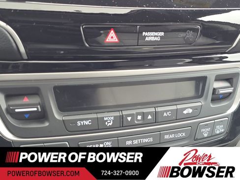 Used 2020 Honda Pilot Touring image 18