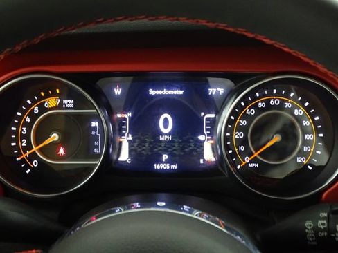 Used 2023 Jeep Wrangler Unlimited Rubicon AWD/4WD image 19