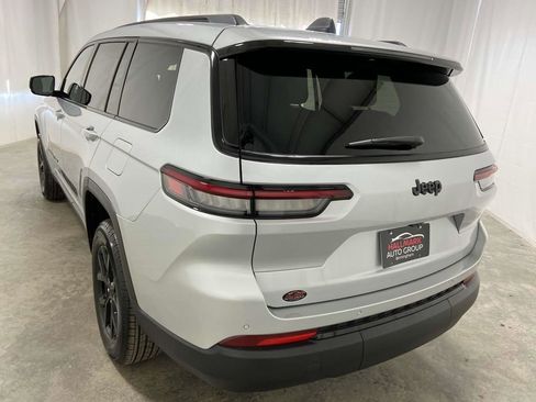 New 2025 Jeep Grand Cherokee L Altitude image 4