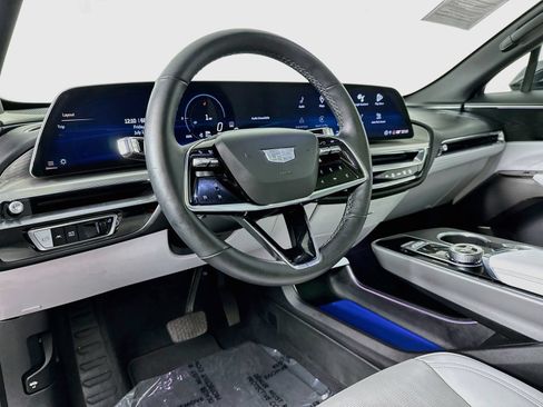 Used 2024 Cadillac Lyriq Luxury AWD/4WD image 9