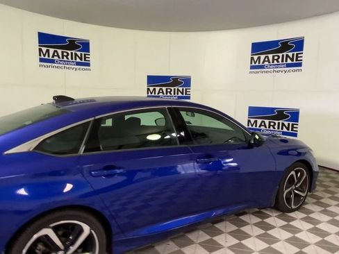 Used 2022 Honda Accord Sport image 2