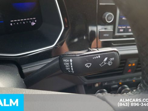 Used 2024 Volkswagen Jetta SE image 30