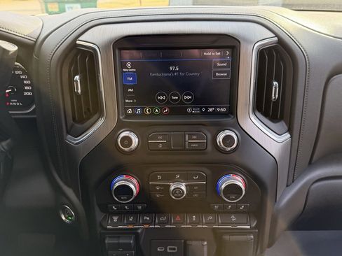 Used 2023 GMC Sierra 2500 Denali image 10