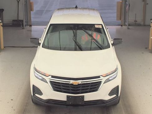 Used 2022 Chevrolet Equinox LS w/ LS Convenience Package AWD/4WD image 3