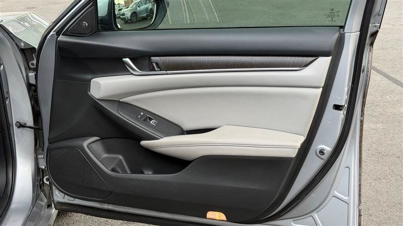 Used 2018 Honda Accord Touring image 34
