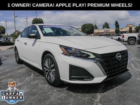 Used 2025 Nissan Altima 2.5 SV FWD image 1
