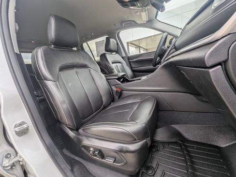 Used 2023 Jeep Grand Cherokee Limited image 24