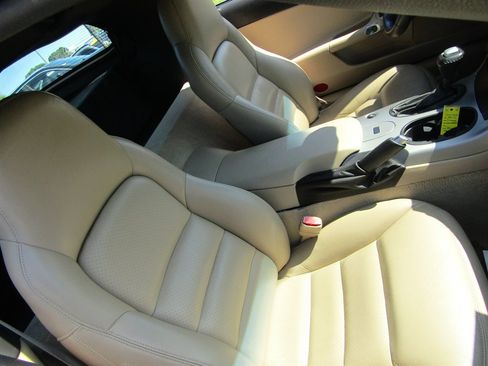 Used 2005 Chevrolet Corvette Coupe w/ Preferred Equipment Group RWD image 5