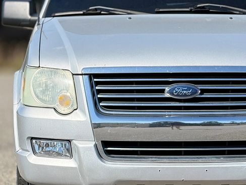 Used 2009 Ford Explorer XLT RWD image 11