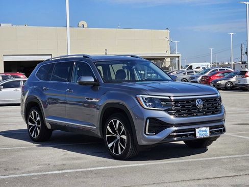 Used 2024 Volkswagen Atlas SEL Premium R-Line image 3